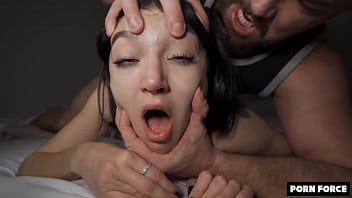 Madison Quinn experiences multiple orgasms from intense anal pounding